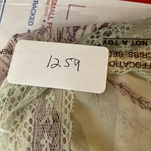 Womens Tapemeasure V Neck Silk Lace Floral Blouse Sheer Gray Green Purple 8 NWT - Picture 9 of 9